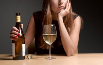 ¿Por qué aumentó el consumo de alcohol en las mujeres?