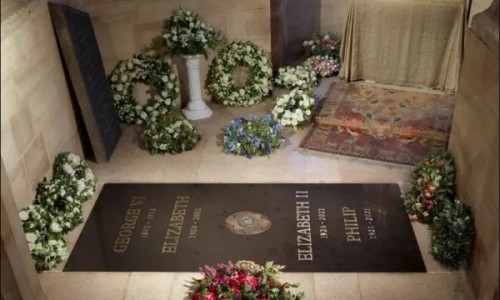 El Palacio de Buckingham publica una foto del sepulcro de la reina Isabel II
