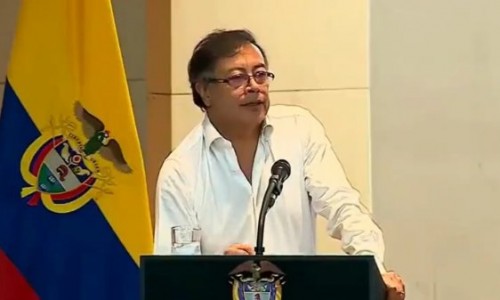 Petro anuncia primer acuerdo con el ELN para el regreso de indígenas a sus territorios

