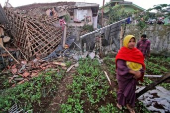 
Un sismo de 5,7 sacude la isla indonesia de Java sin provocar daños materiales ni víctimas

