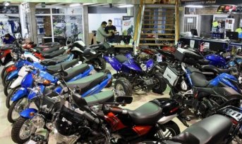 Todas las motos deberán venderse con seguro obligatorio