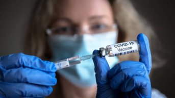 Ministerio de Salud insta a aplicarse las vacunas de refuerzo contra el coronavirus