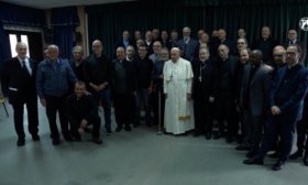  Visita a 35 sacerdotes de las periferias de Roma
