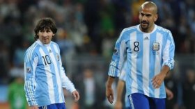 Verón contó una historia inédita de la primera arenga de Lionel Messi como capitán de la Selección en el Mundial 2010