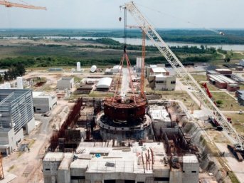 El Gobierno paraliza por completo obras del reactor nuclear CAREM 25 y despide 570 empleados