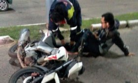 Corrientes: cruz en rojo en plena avenida y choc contra una moto de la Polica